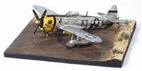1:72 P-47M Thunderbolt 353rd, 354th, with airfield 1:72 P-47M Thunderbolt 353rd, 354th, with airfield